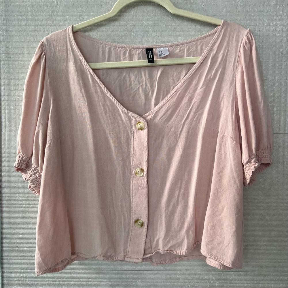 H&M Pastel Pink Cropped Button Up